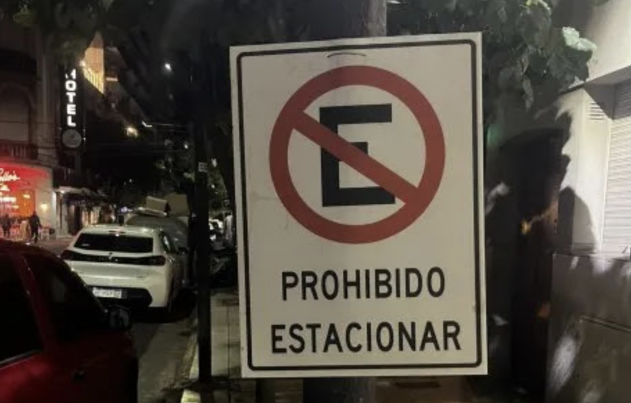 Panneau d'interdiction de stationnement Costa Rica
